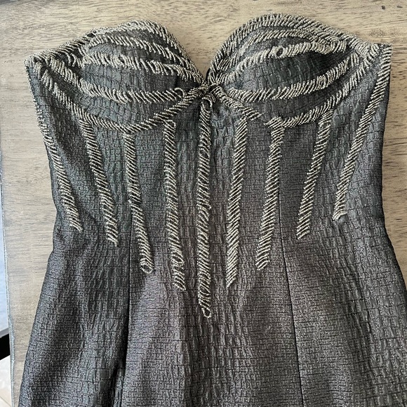 TERANI Formal Gown - Picture 4 of 9